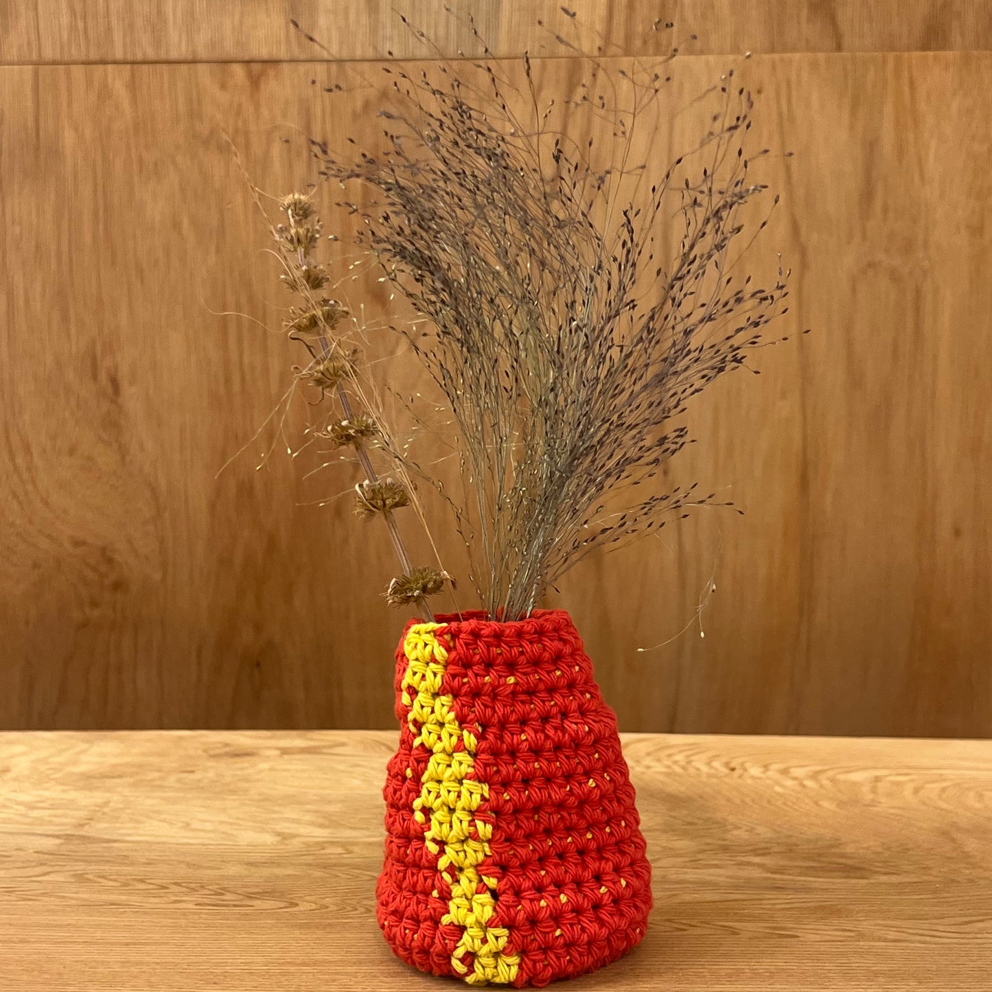 TUF HANDMADE KNIT VASE RED
