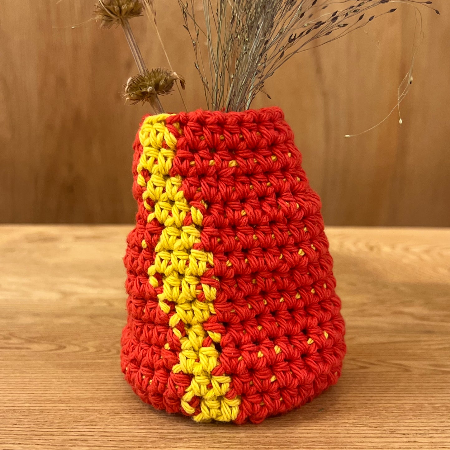 TUF HANDMADE KNIT VASE RED