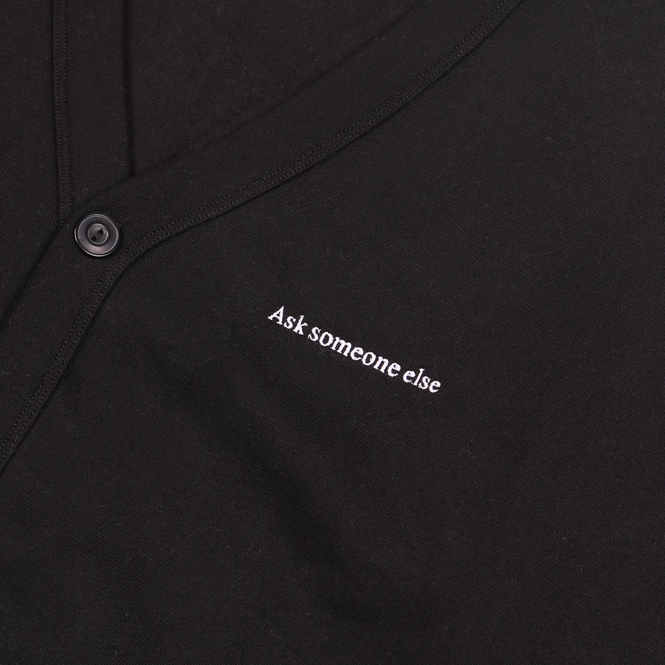 ASK SOMEONE ELSE CARDIGAN - Black
