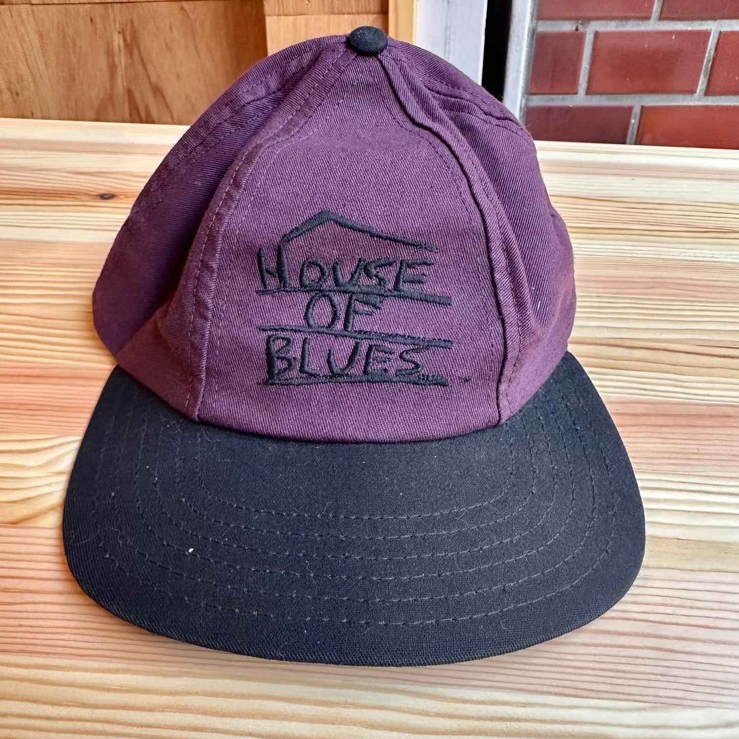 VINTAGE CAP HOUSE OF BLUES